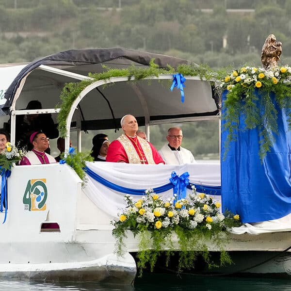 Never let injustice, evil in the world corrupt your heart, pope tells faithful