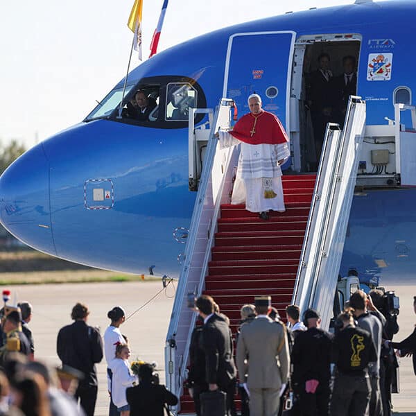 Pope Leo XIV arrives in Paris, urging French leaders to protect the right to life