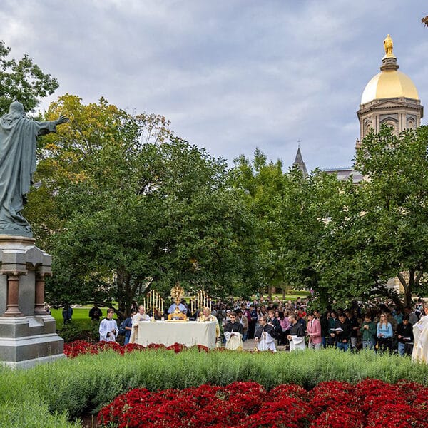 Notre Dame consecrated to the Sacred Heart for first time thanks to student-led initiative