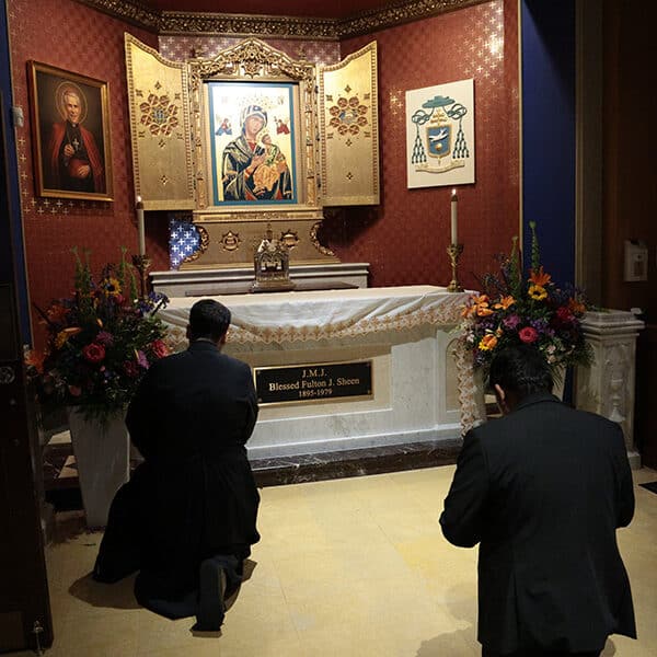 Pakistan bishop ‘inspired’ by Blessed Fulton Sheen crossed globe for beatification
