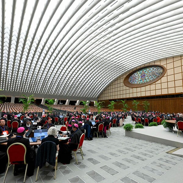 Bishops discuss cohabitation of young couples at Vatican meeting on marriage and family