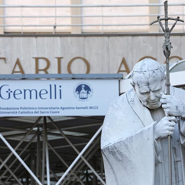 Prayers for pope ahead of surgery invoke Our Lady of Fatima on miracle of sun anniversary