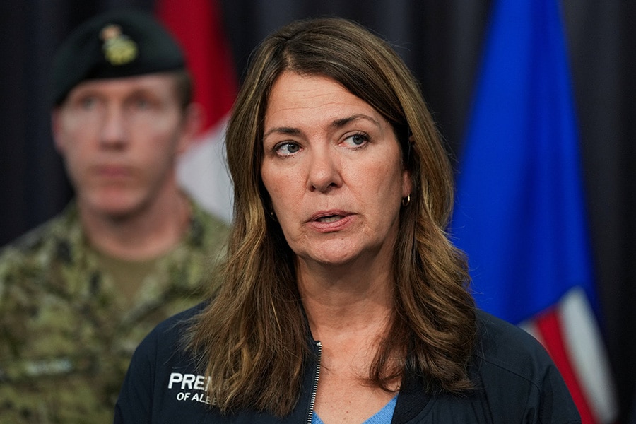Canadian bishops express sorrow, pledge prayer following deadly military base fire